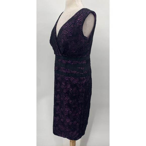 Tadashi Shoji Embroidered Lace Cocktail Dress Sheath Surplice Black Purple 10 - Picture 4 of 9